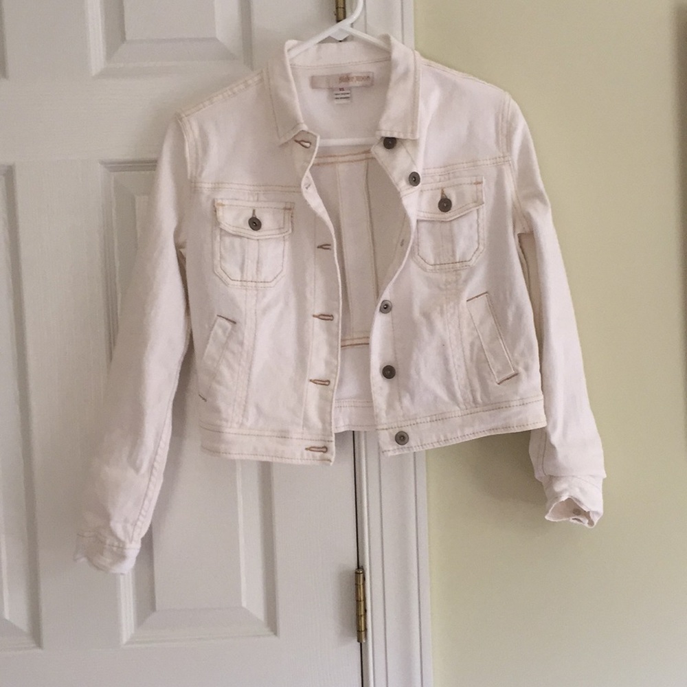 Like New white jean jacket!